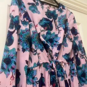 DVF dress size 6 worn 2-3 times. Sydney midi dress